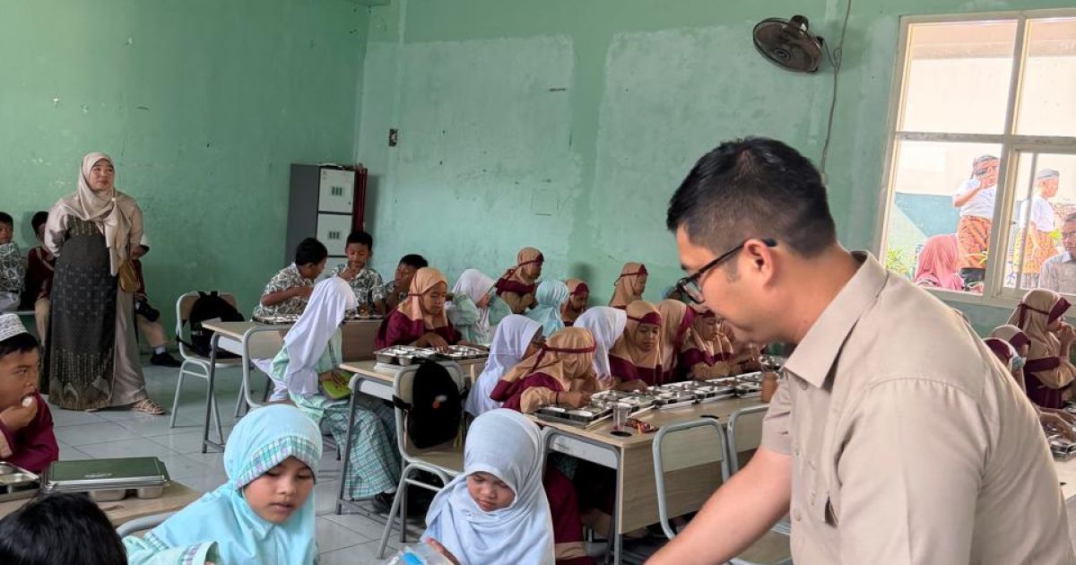 Ketua DPRD Kabupaten Bogor Tinjau Program MBG, Pastikan Gizi Anak Fondasi Generasi Emas 2045