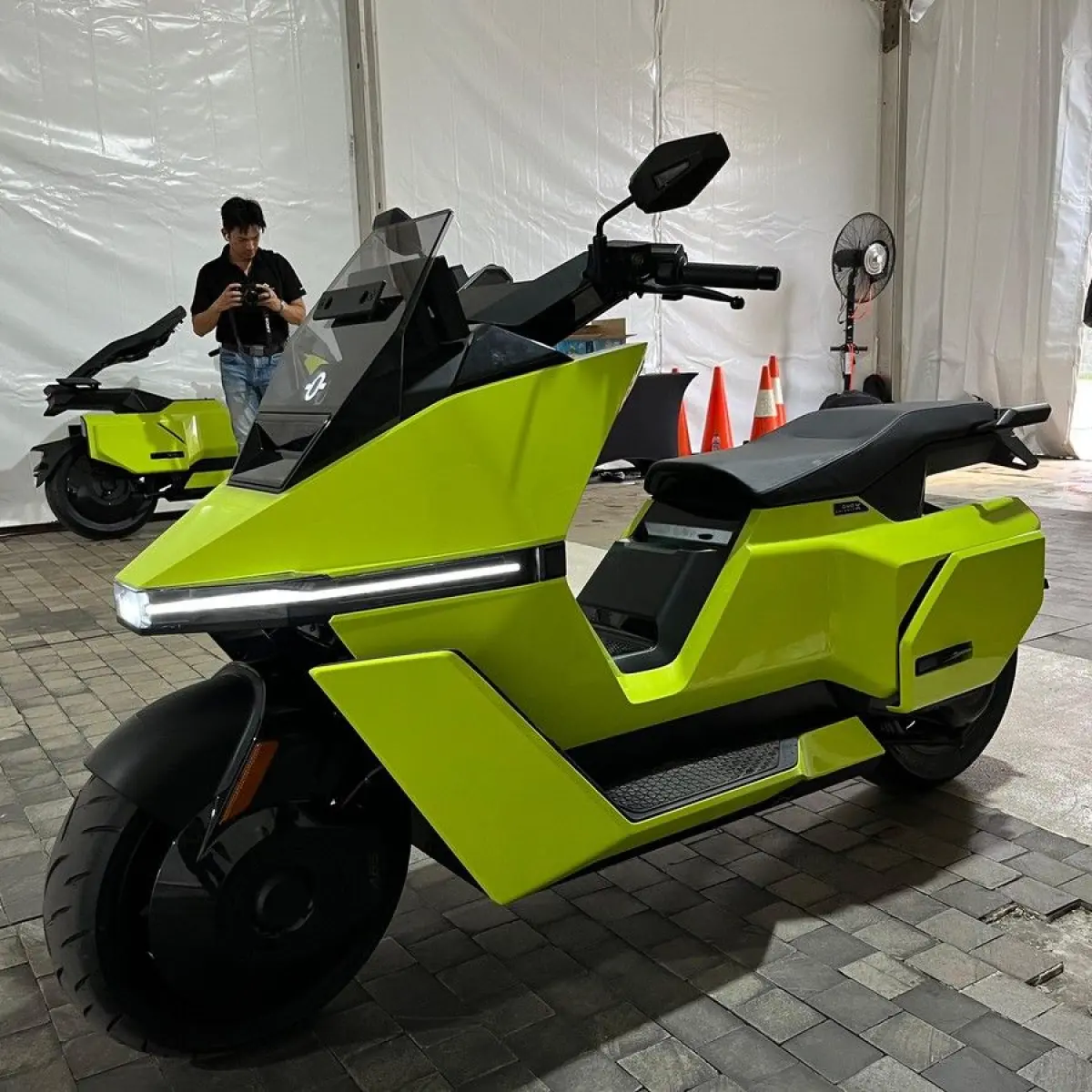 Omoway Pecahkan Rekor Global, Skuter Listrik Self-Balancing Omo X Resmi Mengaspal di Tangerang