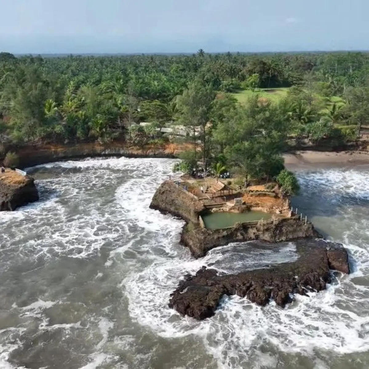 Menjelajahi Pesona Sumatera: Tujuh Destinasi Wisata Unggulan di Bengkulu yang Wajib Anda Cicipi