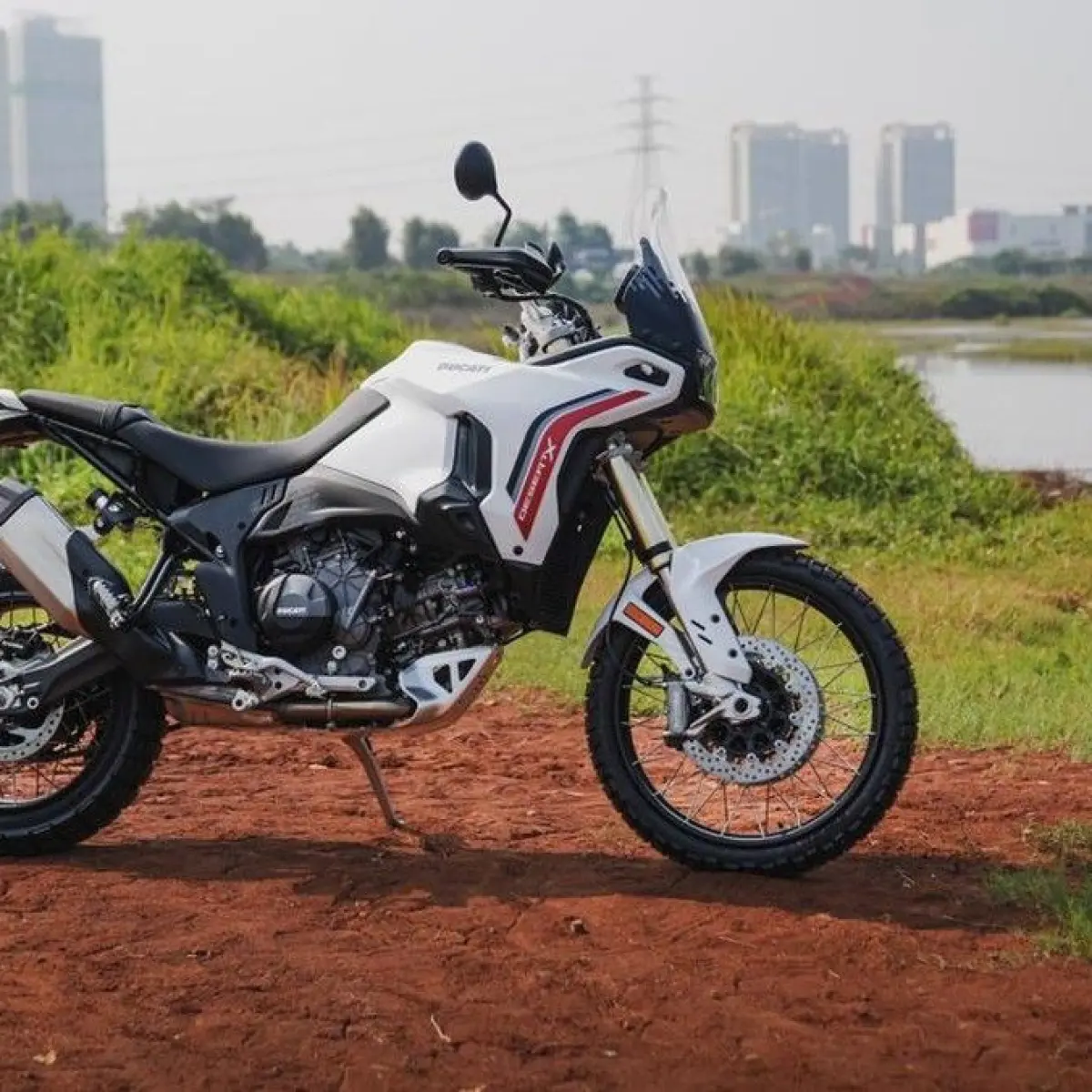 Ducati Indonesia Hadirkan Generasi Terbaru DesertX V2 Bersamaan Pembukaan Showroom Premium di Jakarta