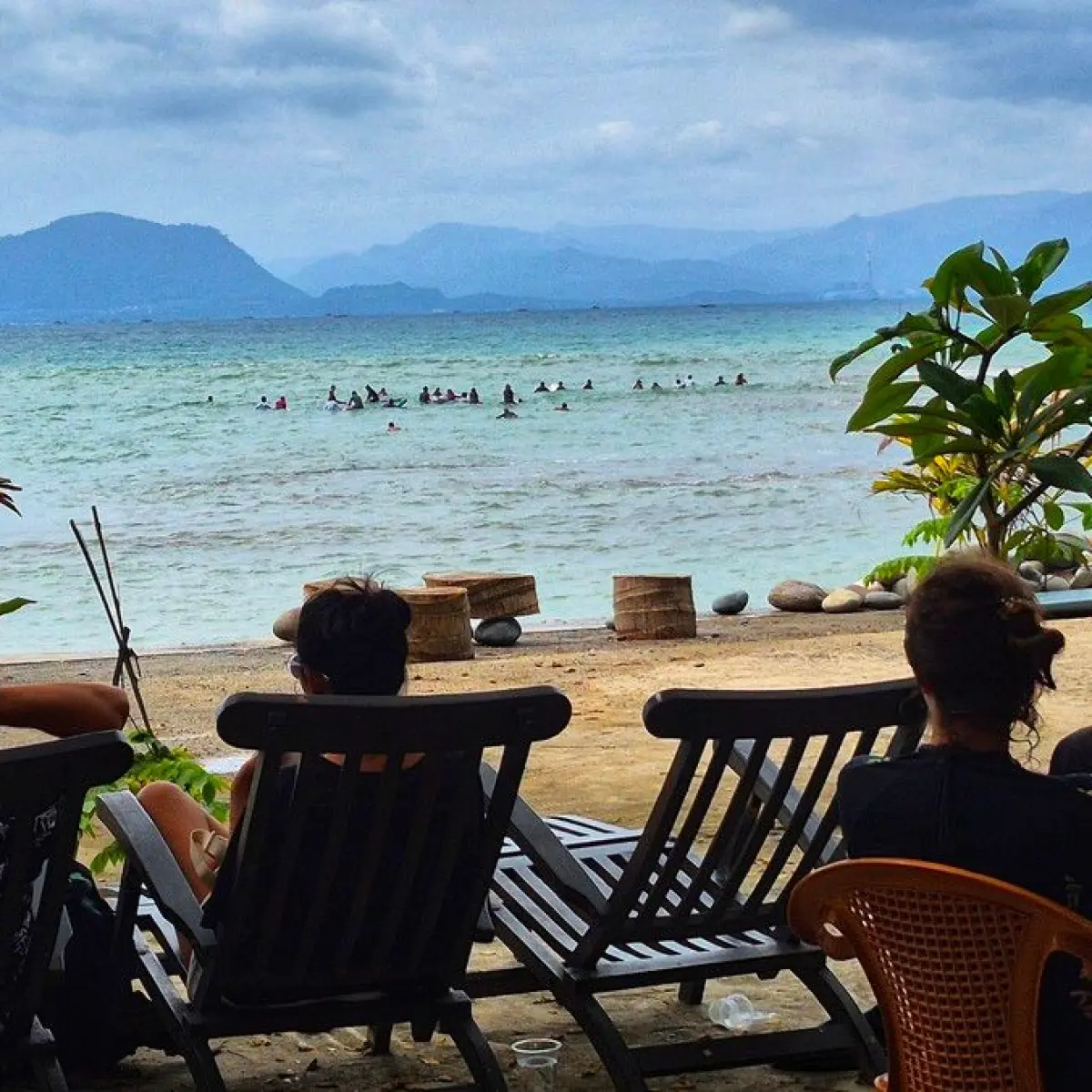 Transformasi Pantai Matahari Cikembang: Dari Area Terlantar Menjadi Destinasi Selancar Favorit di Sukabumi