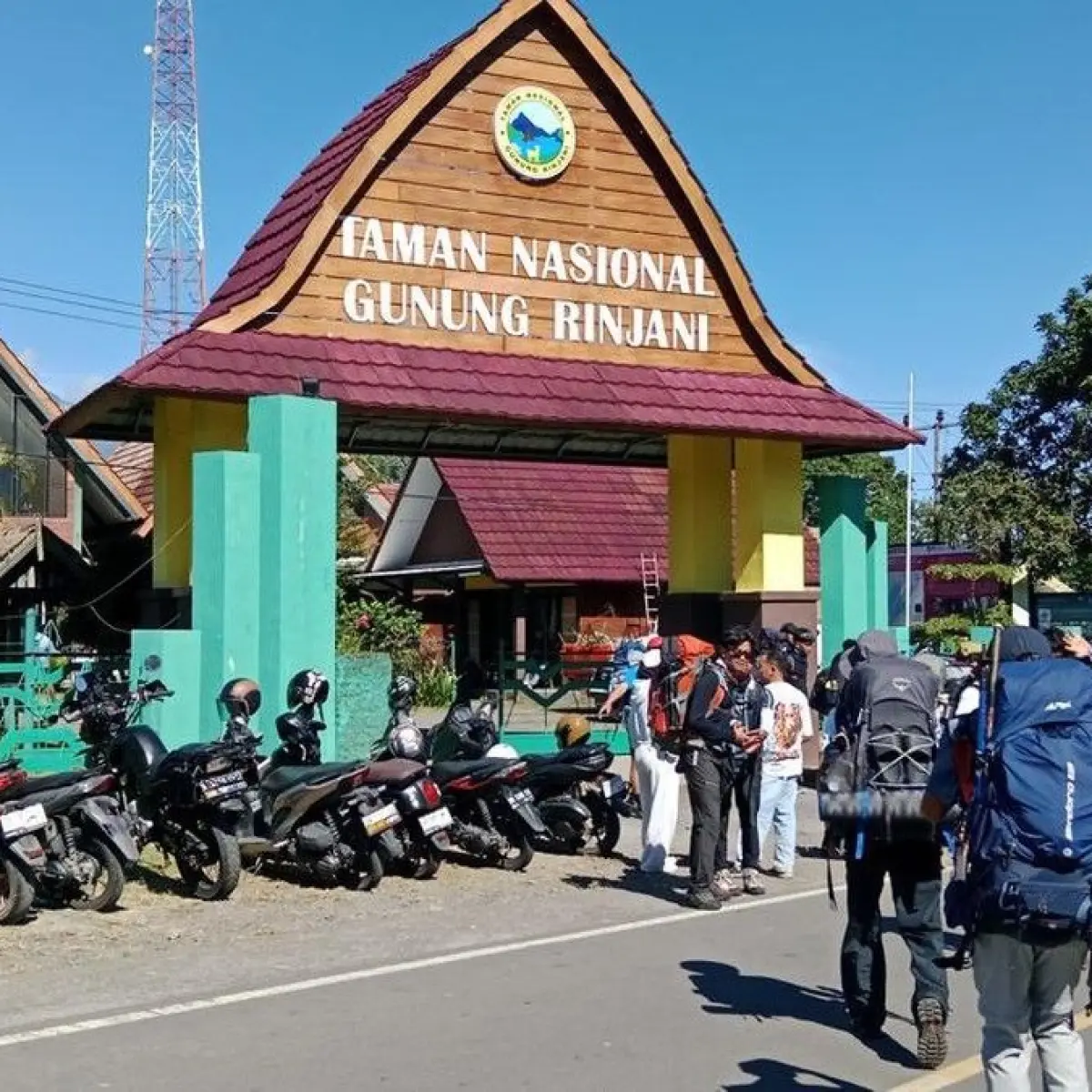 Pemandu dan Porter Rinjani Wajib Punya ID Card Khusus Mulai Tahun Depan, Ini Tujuannya