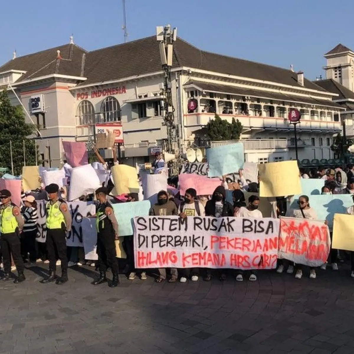 Relawan MBG Jogja Gelar Aksi Damai, Mendesak Pemerintah Jamin Kelanjutan Program Makan Bergizi Gratis
