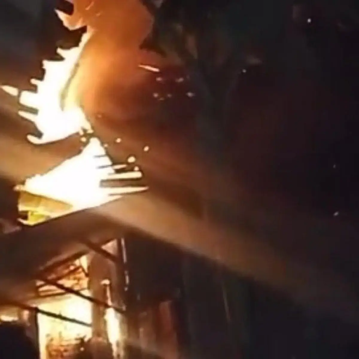 Lilin Penerangan Diduga Jadi Biang Kerok, Rumah Warga di Probolinggo Ludes Terbakar Saat Listrik Padam