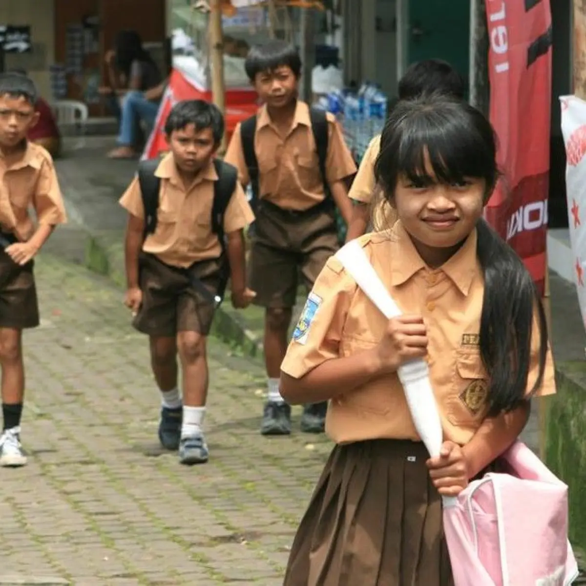 Janji Seragam Gratis Naili Trisal di Palopo Belum Terwujud, Warga Desak Realisasi Setelah Hampir Setahun Menjabat