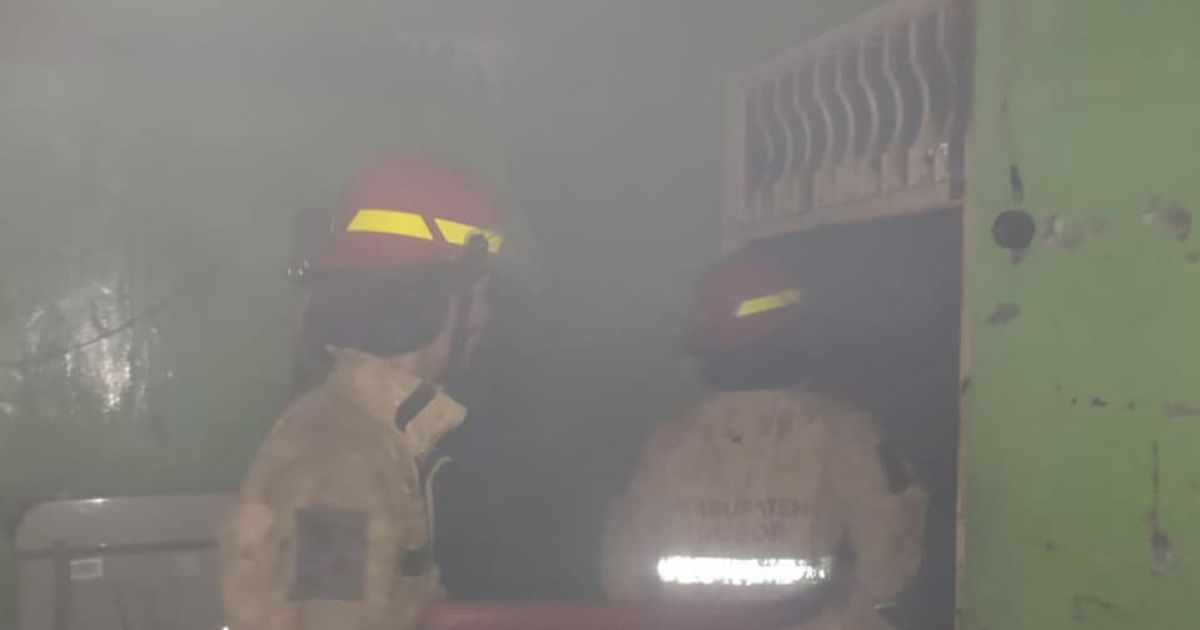 Lilin Saat Listrik Padam, Tiga Rumah dan Motor Ludes Terbakar di Bojong Gede