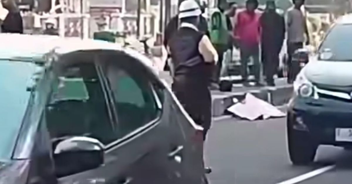 Pengendara Honda Beat Tewas Usai Tabrak Pembatas Jalan dan Tiang PJU di Cibinong