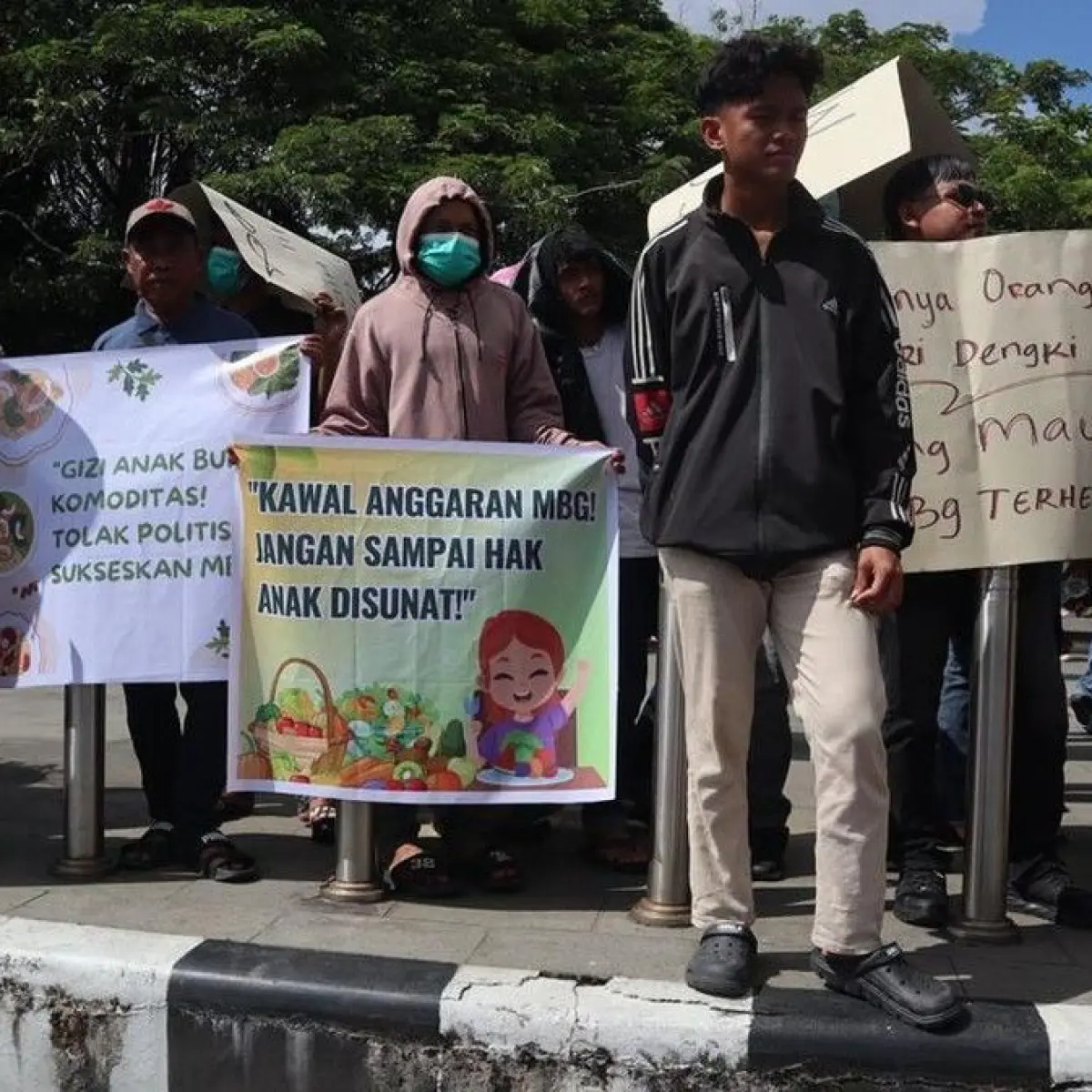 Solidaritas Massa di Pontianak Desak Pemerintah Jamin Kelanjutan Program Makan Bergizi Gratis di Tengah Isu Korupsi