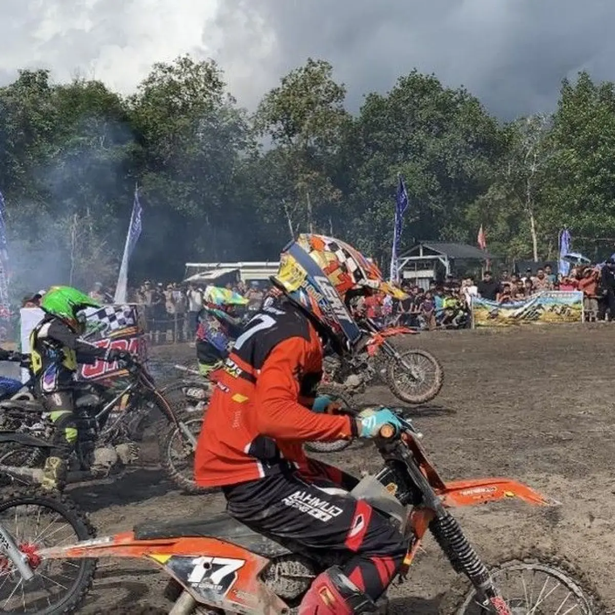Polda Babel Fasilitasi Bakat Pembalap Lokal Lewat Ajang Grasstrack Meriahkan Hari Bhayangkara ke-80