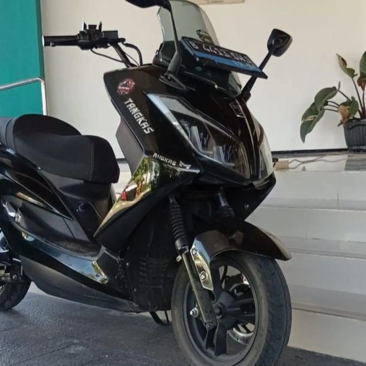 Motor Listrik Tangkas X7 New Buktikan Ketangguhan Jelajahi Rute Banten-Bali 1.200 Kilometer