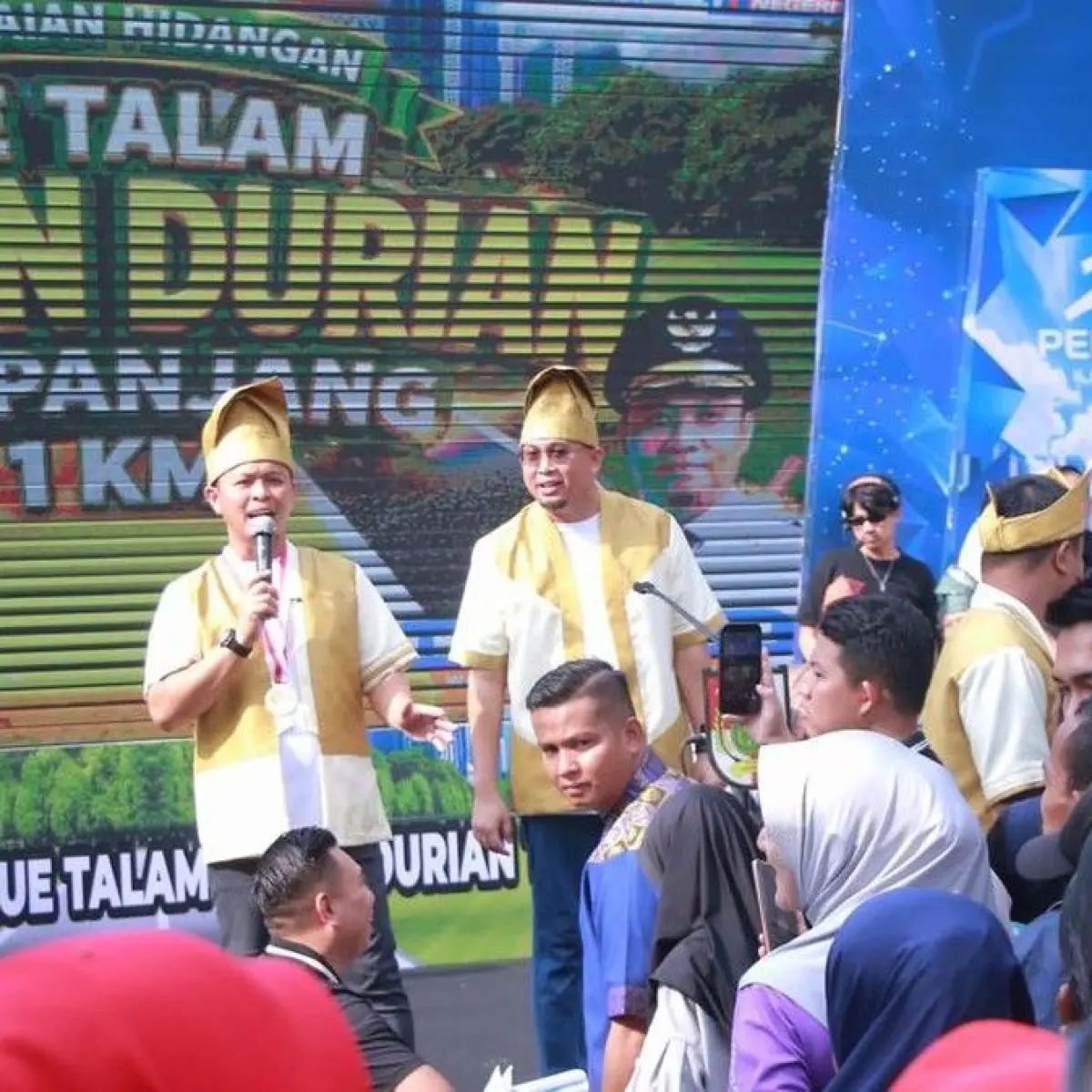 Pekanbaru Ukir Sejarah: Festival Kue Talam Durian Sepanjang 1 Km Raih Sertifikat MURI Dunia