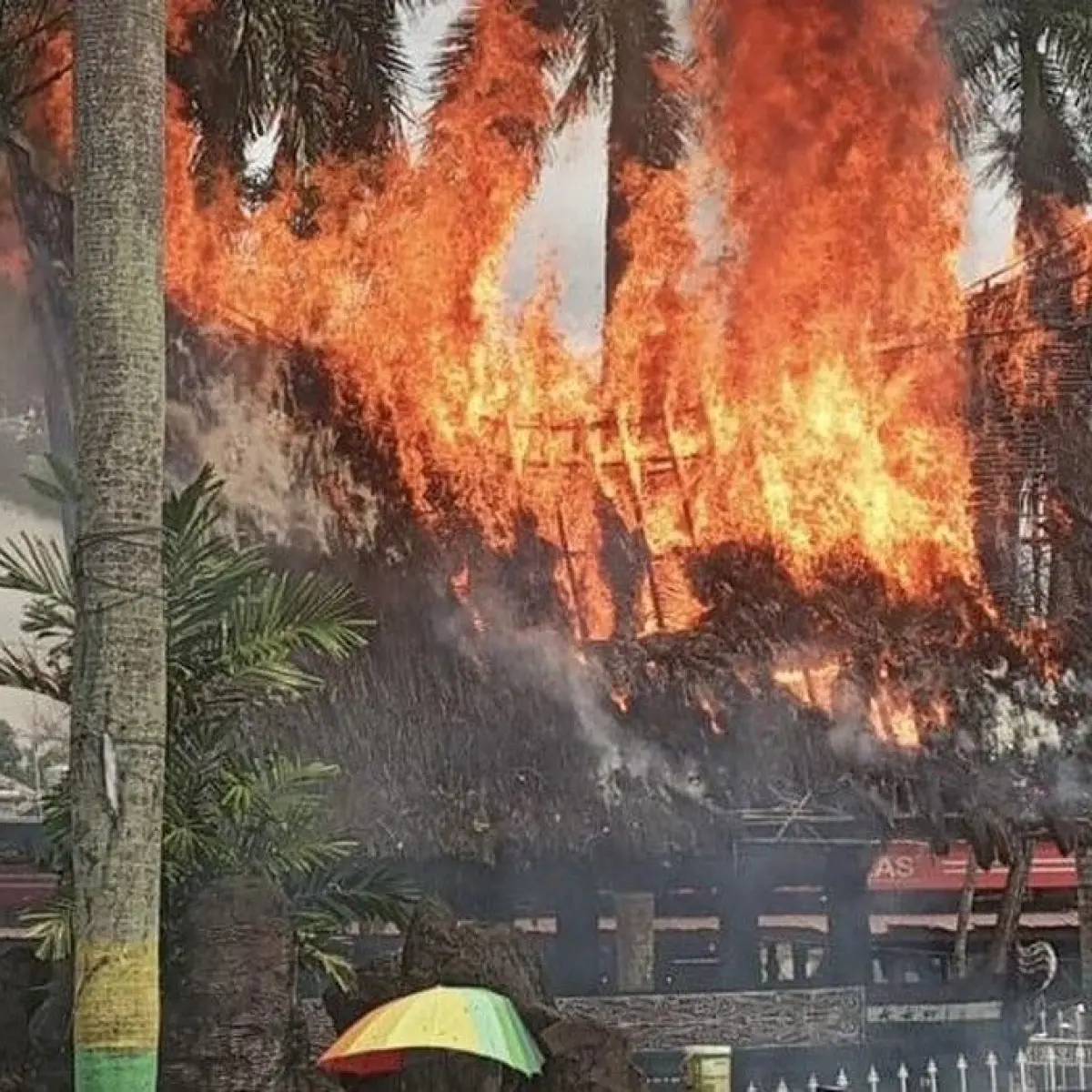 Pendopo Bersejarah di Monumen Tugu Sisingamangaraja XII Medan Luluh Lantak Diterjang Api