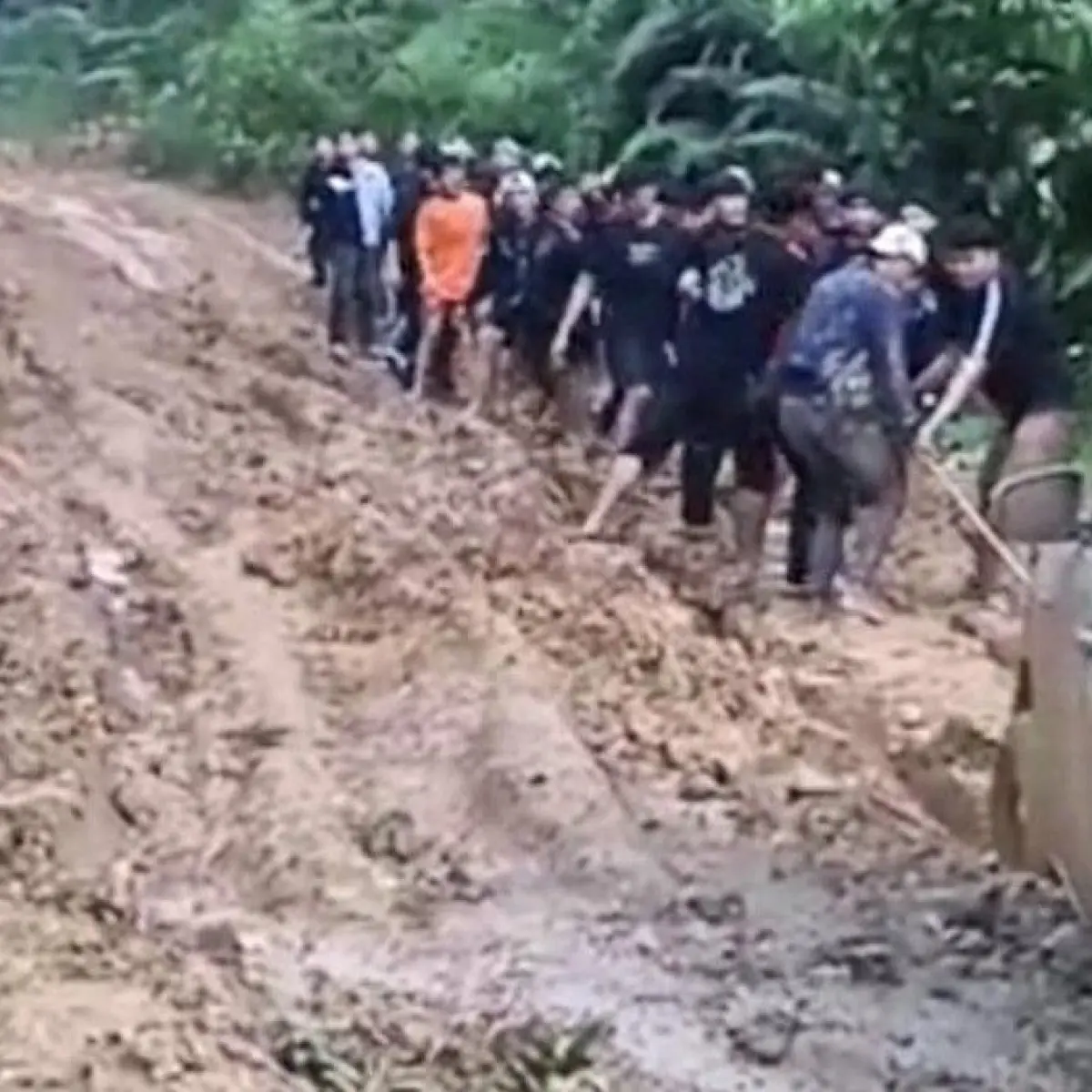 Jalan Trans-Nasional Rusak Parah, Warga Perbatasan Malinau Ancam Gelar Aksi Protes Massal