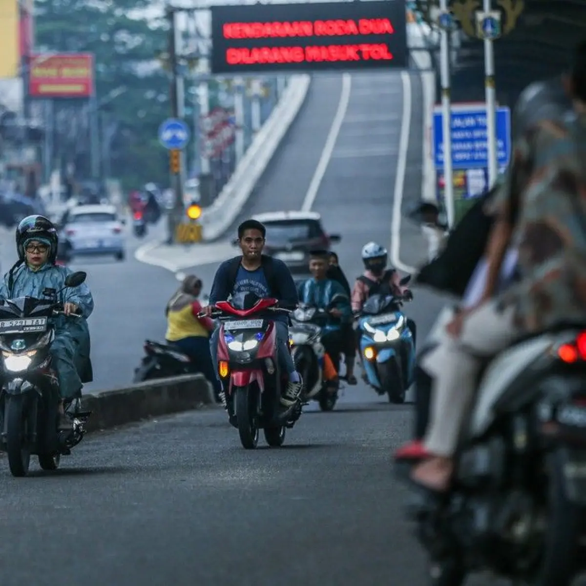 Ancaman Pidana Penjara dan Denda Jutaan Rupiah bagi Pelanggar Arus Lalu Lintas di Jalan Raya