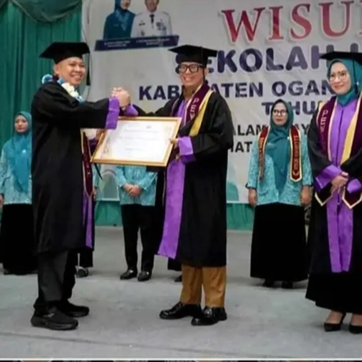 OKU Raih Prestasi: 598 Lansia Diwisuda, Bukti Nyata Pendidikan Tak Kenal Usia
