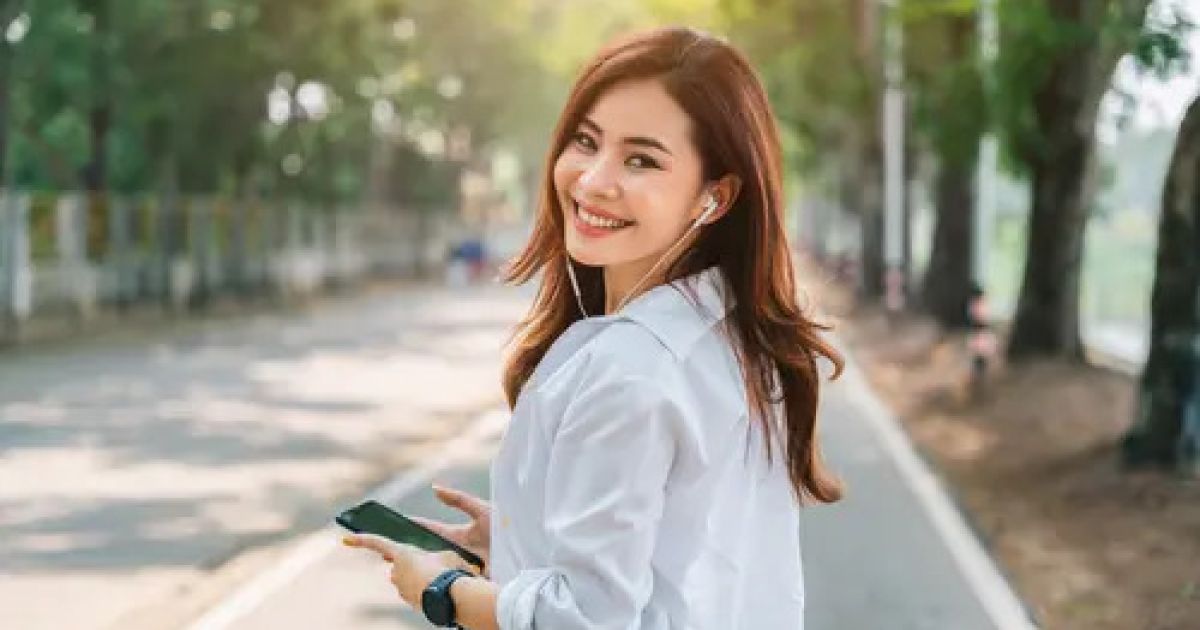 6 Kebiasaan Sederhana Menciptakan Aura Wanita Elegan dan Berkelas Alami