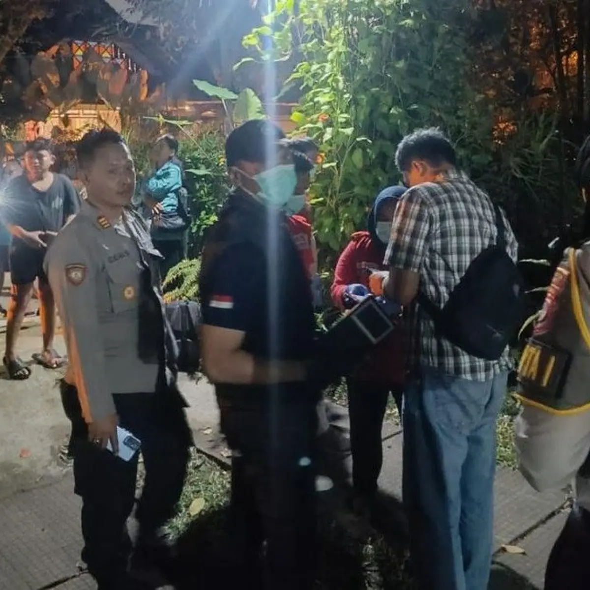 Tragedi Sore di Kraton: Warga Kulon Progo Meninggal Setelah Jatuh dari Pohon Nangka