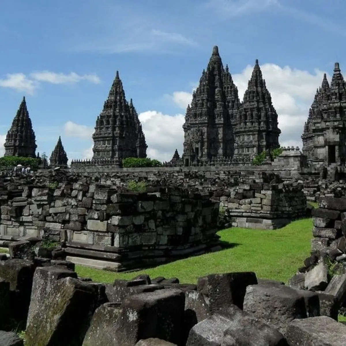 Dentuman Dahsyat Kembang Api Pengantin di Dekat Candi Prambanan Gegerkan Warga Sekitar