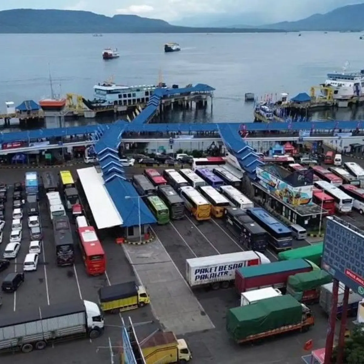 Penurunan Armada Kapal Penyebab Kemacetan Panjang di Jalur Situbondo Menuju Pelabuhan Banyuwangi