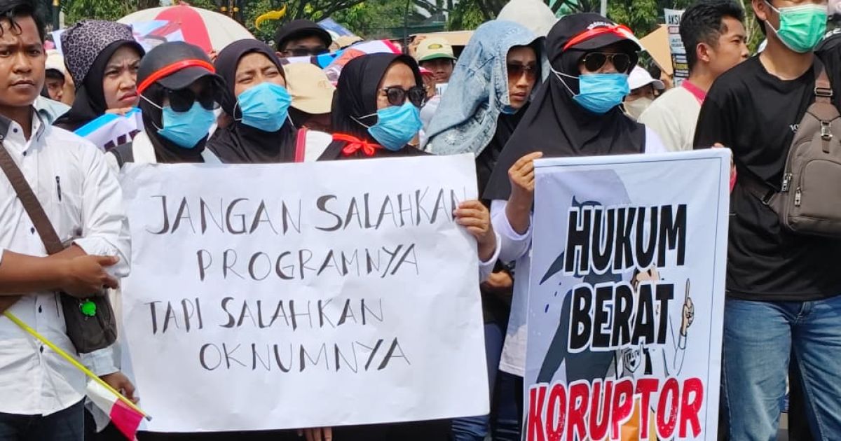 Ribuan Massa Tuntut Prabowo Lanjutkan Program Makan Bergizi Gratis (MBG)