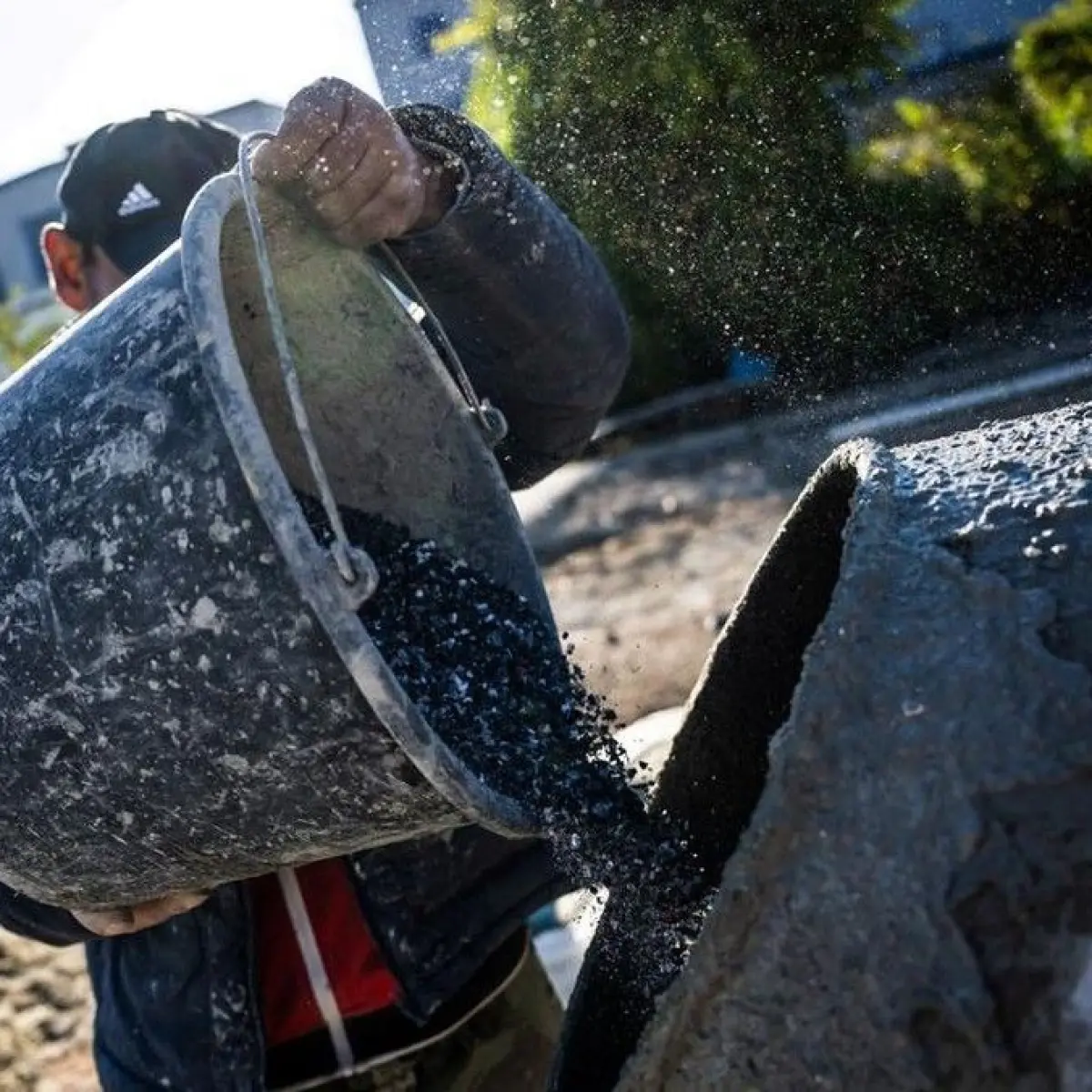 Inovasi Hijau Buleleng: Sampah Plastik Kini Berubah Menjadi Aspal Beton Jalan Berkualitas Tinggi