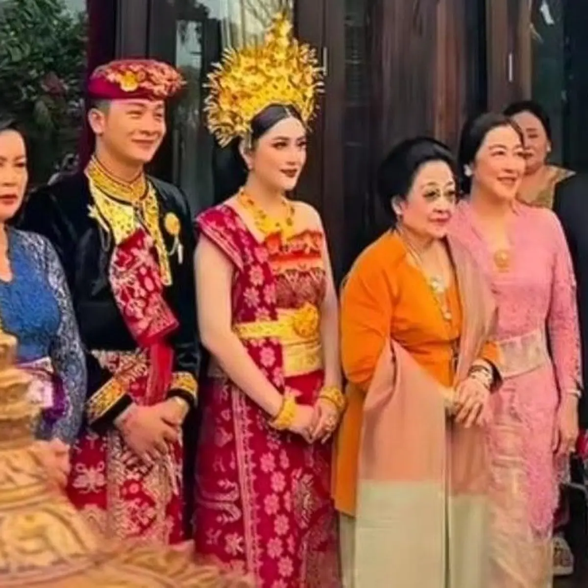 Momen Kehangatan Politik dan Keluarga: Megawati Hadiri Pernikahan Putri Wagub Bali di Badung