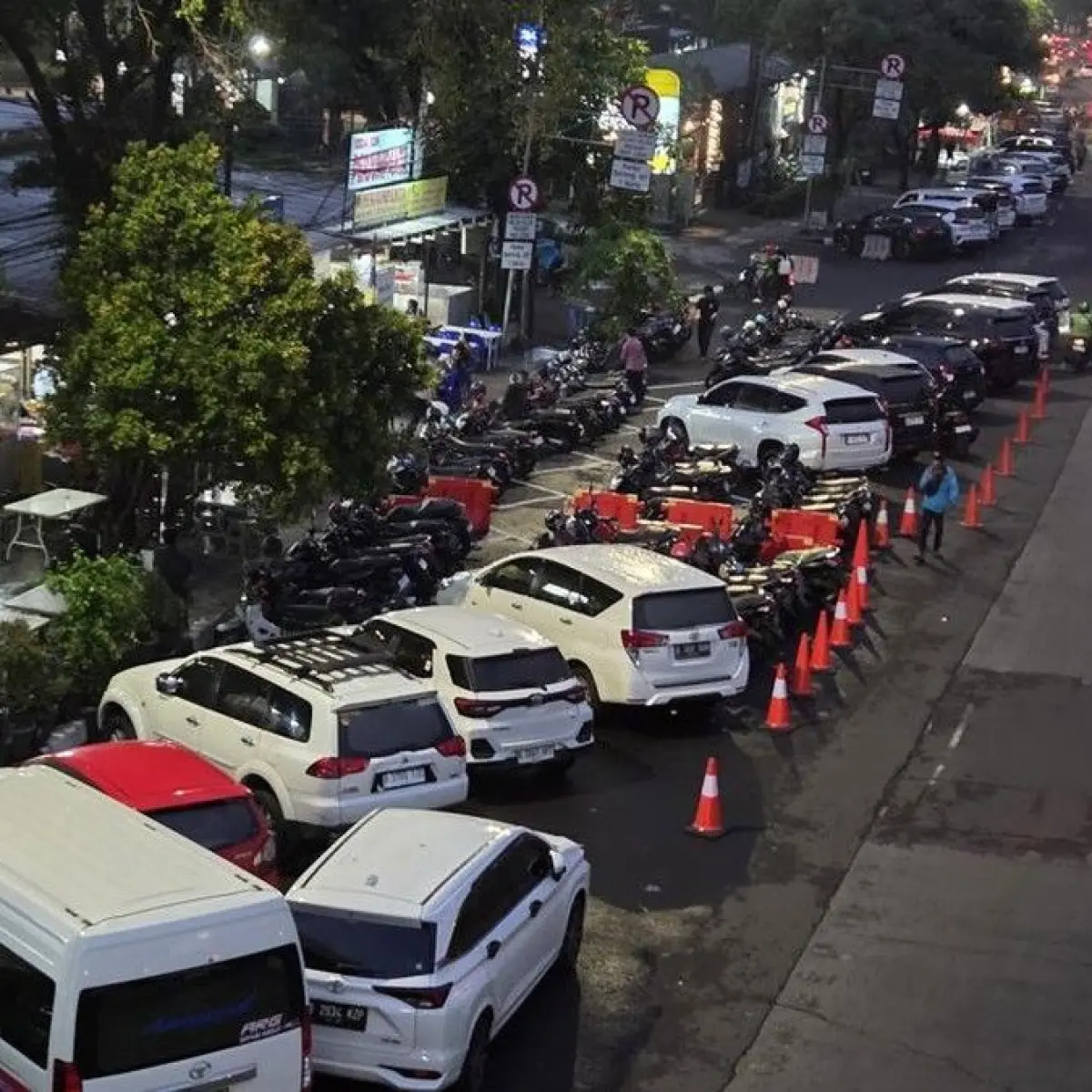 Dishub Jakarta Gelar Operasi Gabungan, Pengawasan Parkir Liar di Cawang Diperketat Hingga Malam Hari
