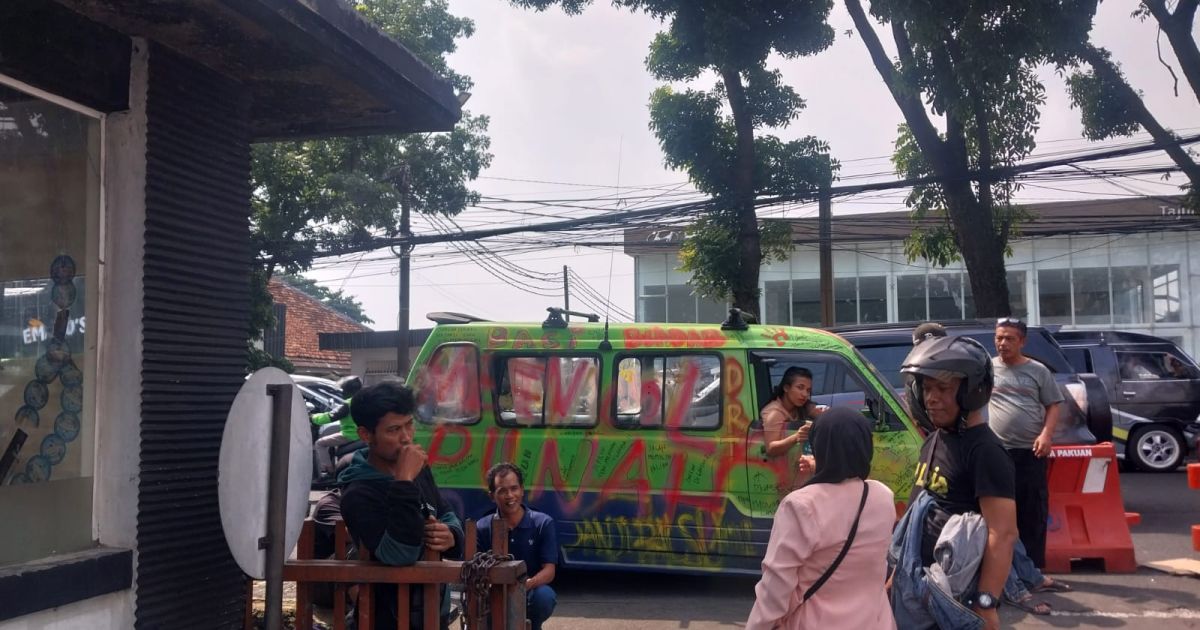 Sopir Angkot 21 Protes Bus Stop Biskita, Pendapatan Anjlok 50 Persen