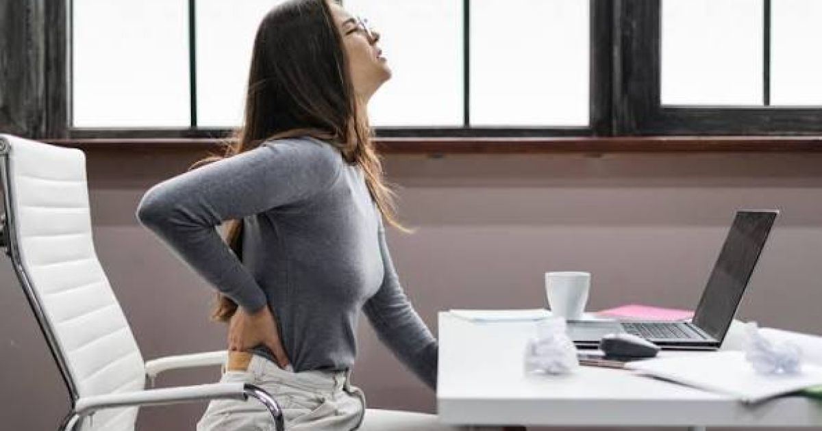 Kenali Risiko Duduk Lama dan Solusinya dengan Kursi Ergonomis