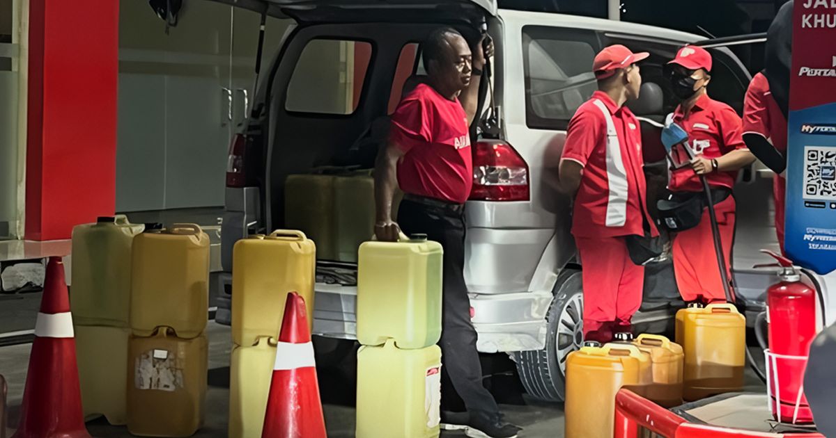 Polisi Turun Tangan Selidiki Mobil APV Isi Puluhan Jeriken BBM Subsidi di SPBU Jimbaran