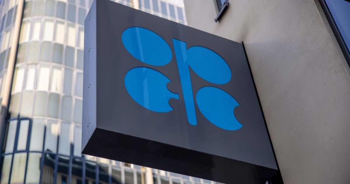 Mengapa OPEC+ Tiba-tiba Putuskan Longgarkan Pasokan Minyak Dunia? Analisis Dampak Geopolitik AS-Iran