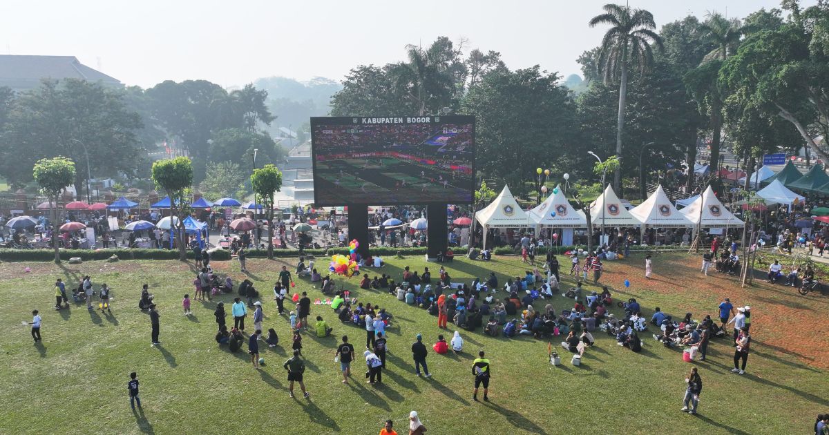 Bupati Bogor Manfaatkan Videotron untuk Nobar Piala Dunia, Hidupkan Ruang Publik