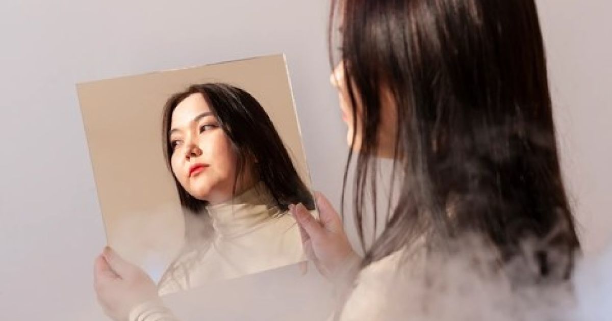 Introspeksi Diri: Kunci Mengembangkan Kecerdasan Emosional dan Harga Diri