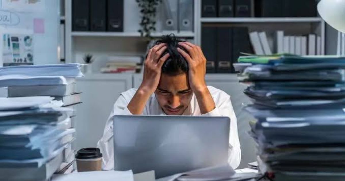 Atasi Stres Kerja dengan Delapan Tips Efektif, Jaga Kesehatan Fisik dan Mental