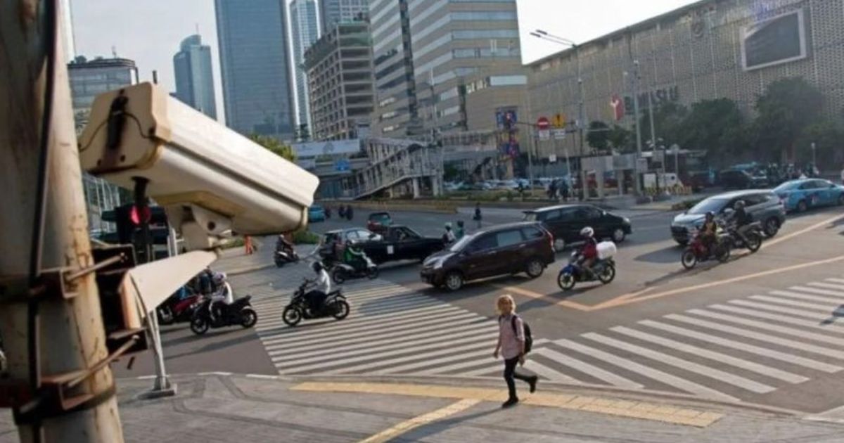 Meningkatkan Kedisiplinan Pengguna Jalan dengan Teknologi Canggih