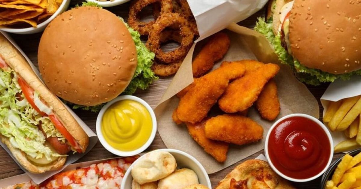 Makanan Cepat Saji: Dampak bagi Kesehatan dan Cara Bijak Mengonsumsinya