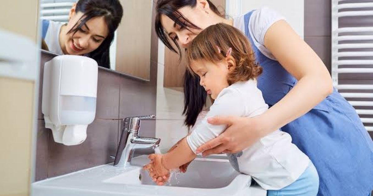 Cara Mengajarkan Anak Menjaga Kebersihan Diri agar Tetap Sehat
