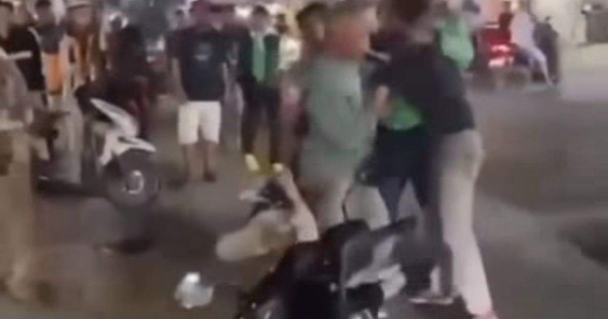Diduga Acungkan Jari Tengah, Pengamen Dikeroyok Pemuda di Jonggol