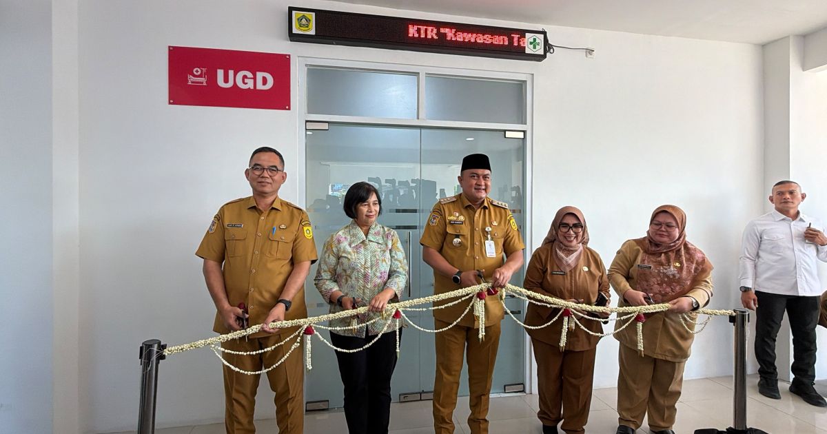 Bupati Bogor, Rudy Susmanto, meresmikan kembali Puskesmas Mangkuluhur Citeureup. Foto : Diskominfo