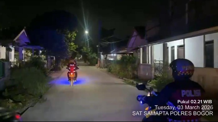 Polisi Patroli Beberapa Titik Lokasi Tawuran Jelang Sahur di Cibinong Bogor