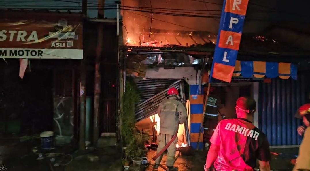 Kebakaran Melahap Ruko di Pakansari Bogor, Dugaan Adanya Korsleting Listrik