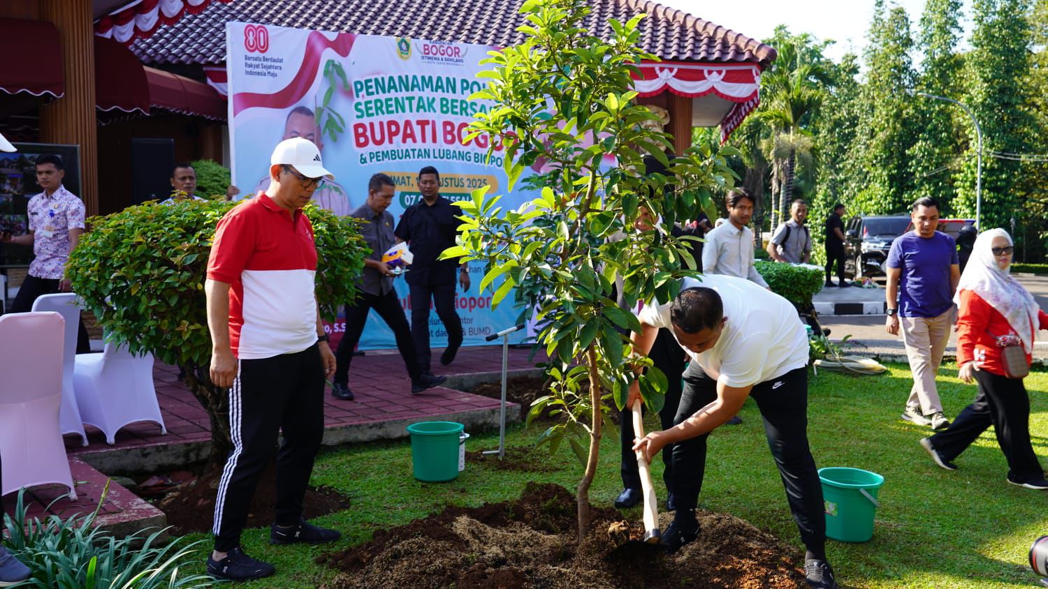 Bupati Bogor Terbitkan SE Gerakan ASRI, Wajibkan Kerja Bakti di Seluruh Wilayah 