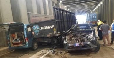 Kecelakaan Beruntun di Underpass Ciawi, 7 Kendaraan Terlibat Akibat Kurang Antisipasi
