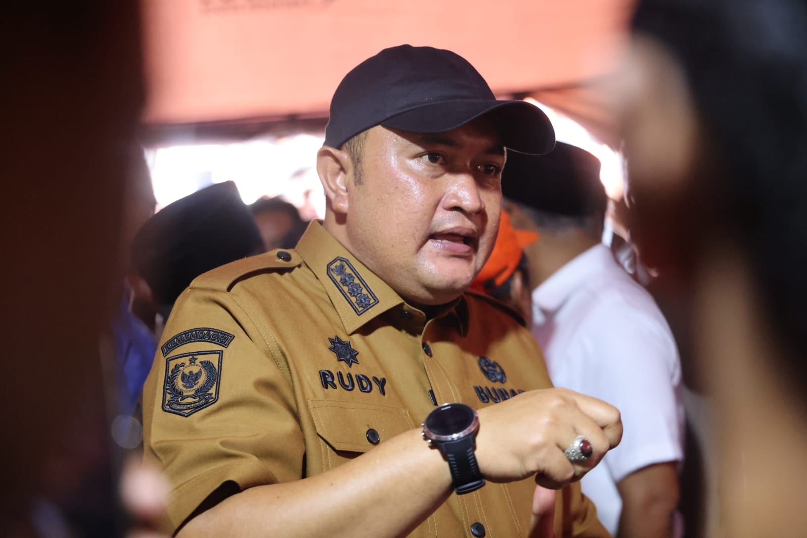 Pemkab Bogor Salurkan Bantuan Kontrak Rumah untuk 60 KK Korban Pergeseran Tanah di Sukamakmur