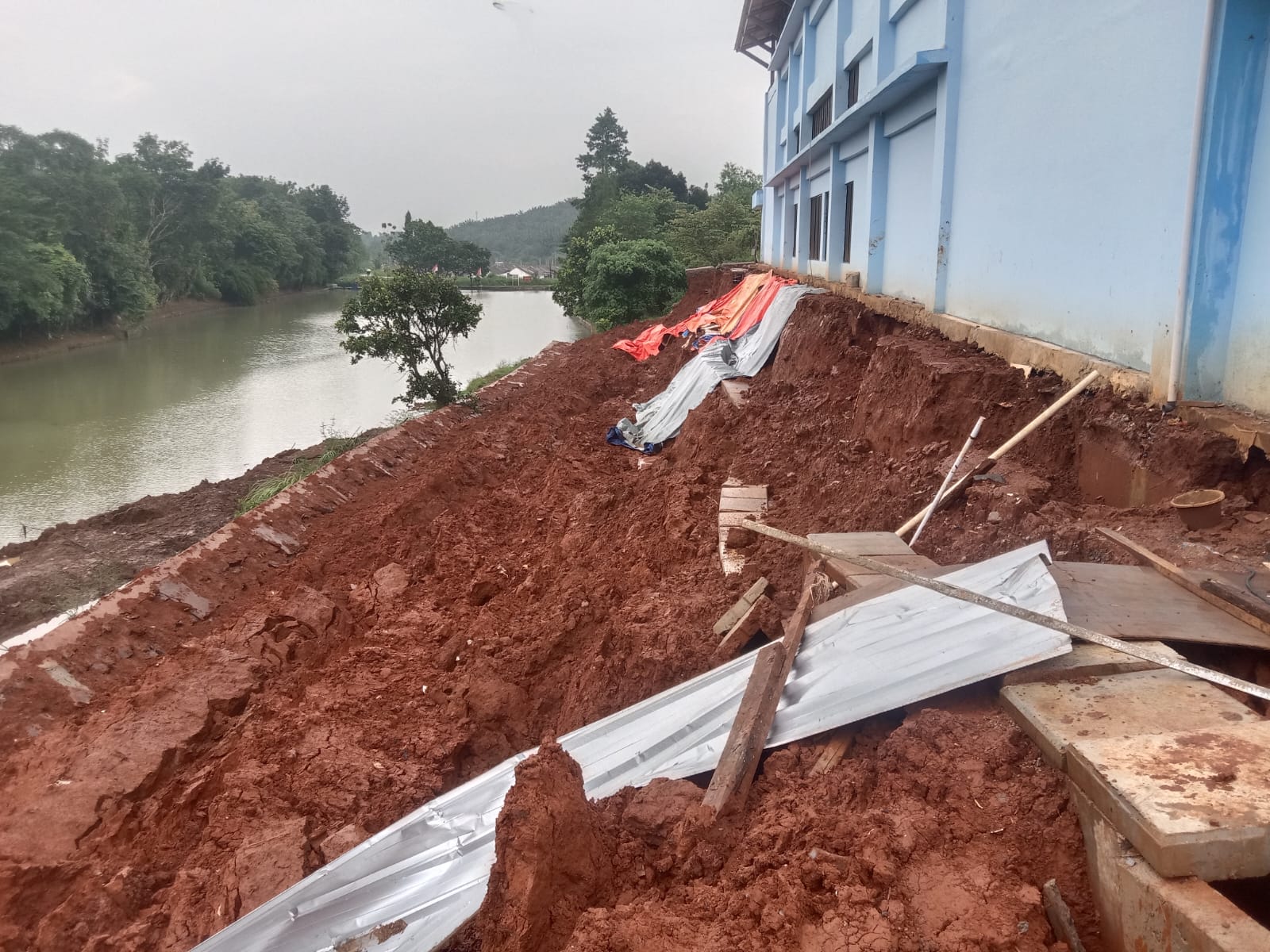 Proyek GOM Rancabungur Rp18 Miliar Ambruk, TPT Tak Kuat Menahan Tanah