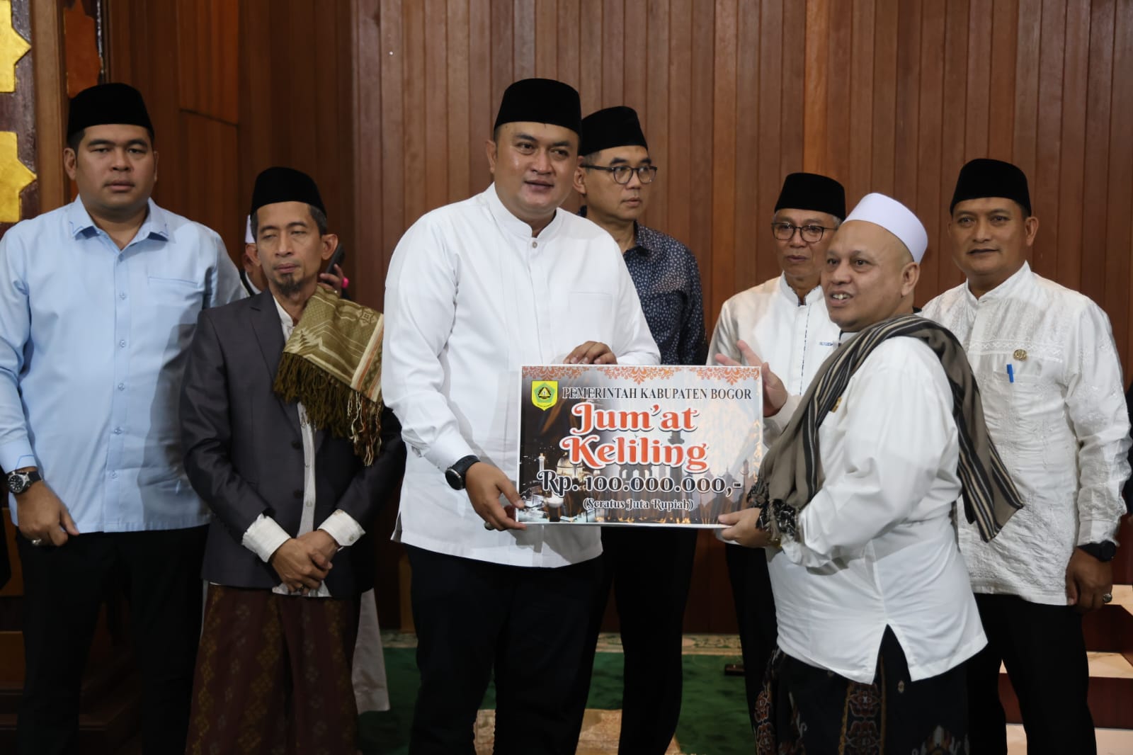 Bupati Bogor Realisasikan Bantuan Revitalisasi Masjid di Kecamatan Cibinong