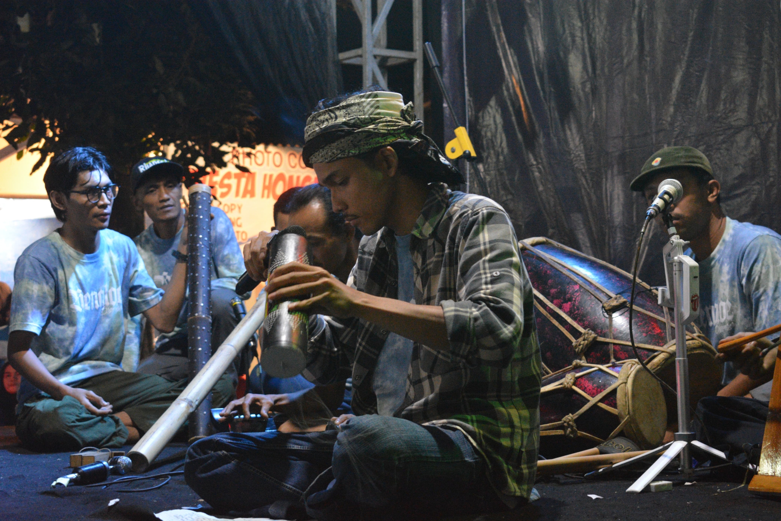 Puisi, Calung, dan Duka : Refleksi Akhir Tahun Desa Ciadeg Gaungkan Suara Alam