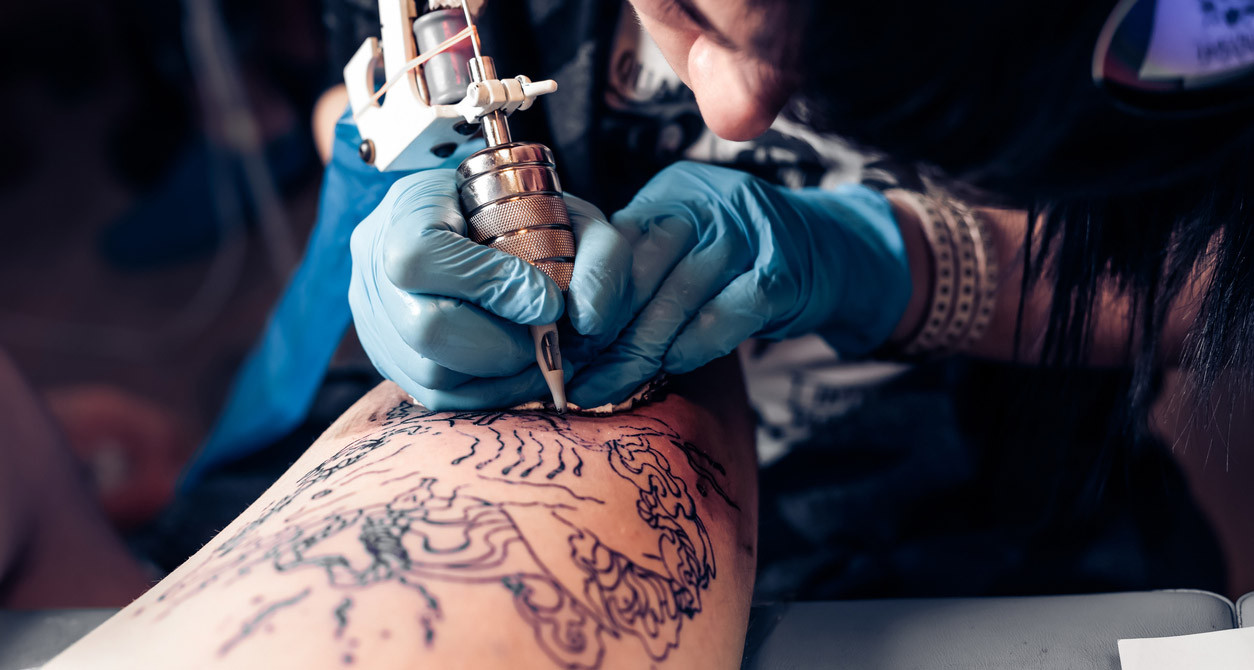 Risiko dan Efek Samping Tato yang Perlu Diketahui Sebelum Membuatnya