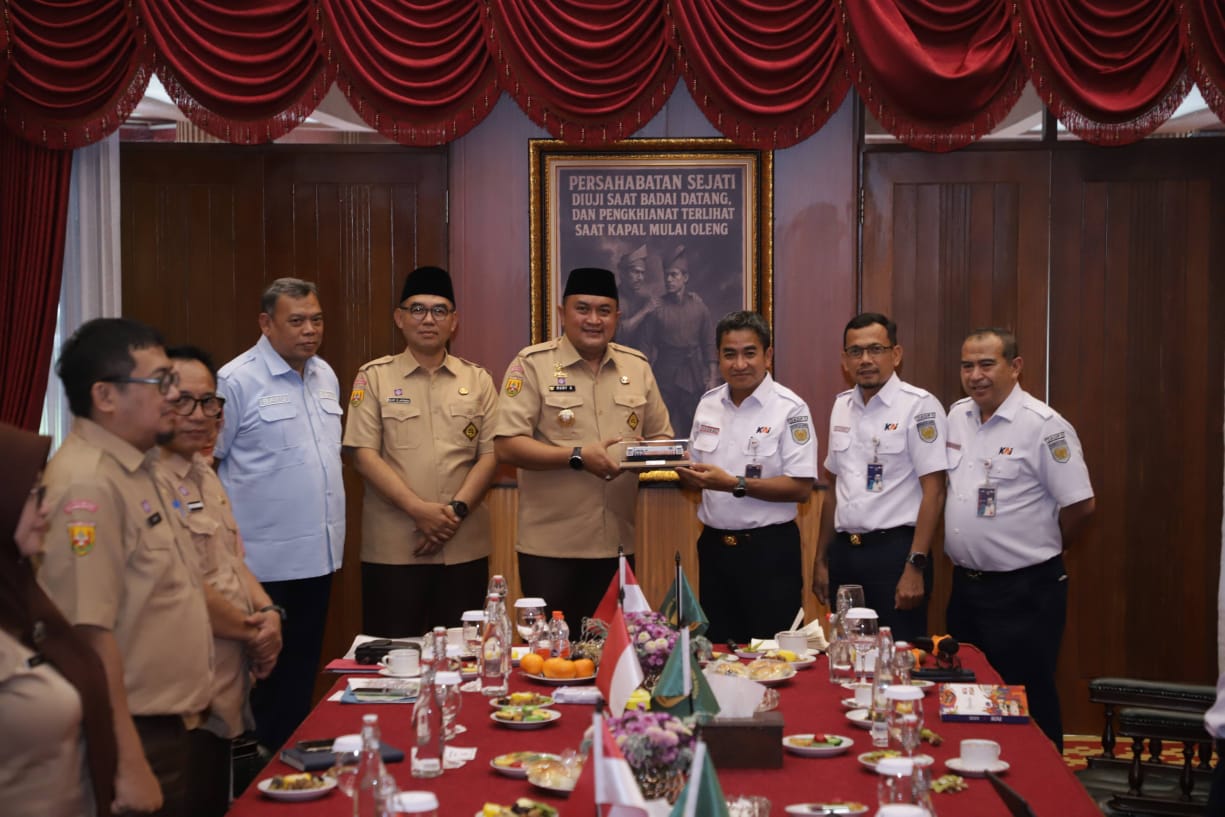 Bupati Bogor dan PT KAI Perkuat Sinergi Wujudkan Transportasi Publik Terpadu