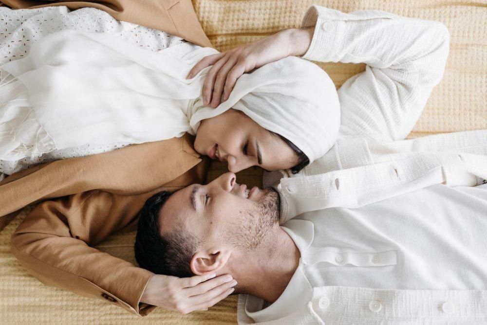 6 Tata Cara Berhubungan Suami Istri Sesuai Sunnah Islam